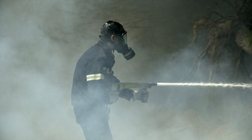 Φωτιά στα Καλάβρυτα – Καίγεται δασική έκταση με έλατα